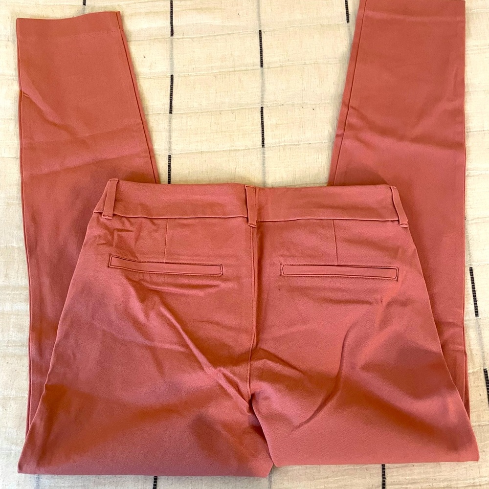 Old Navy Pixie Ankle Pants NWOT